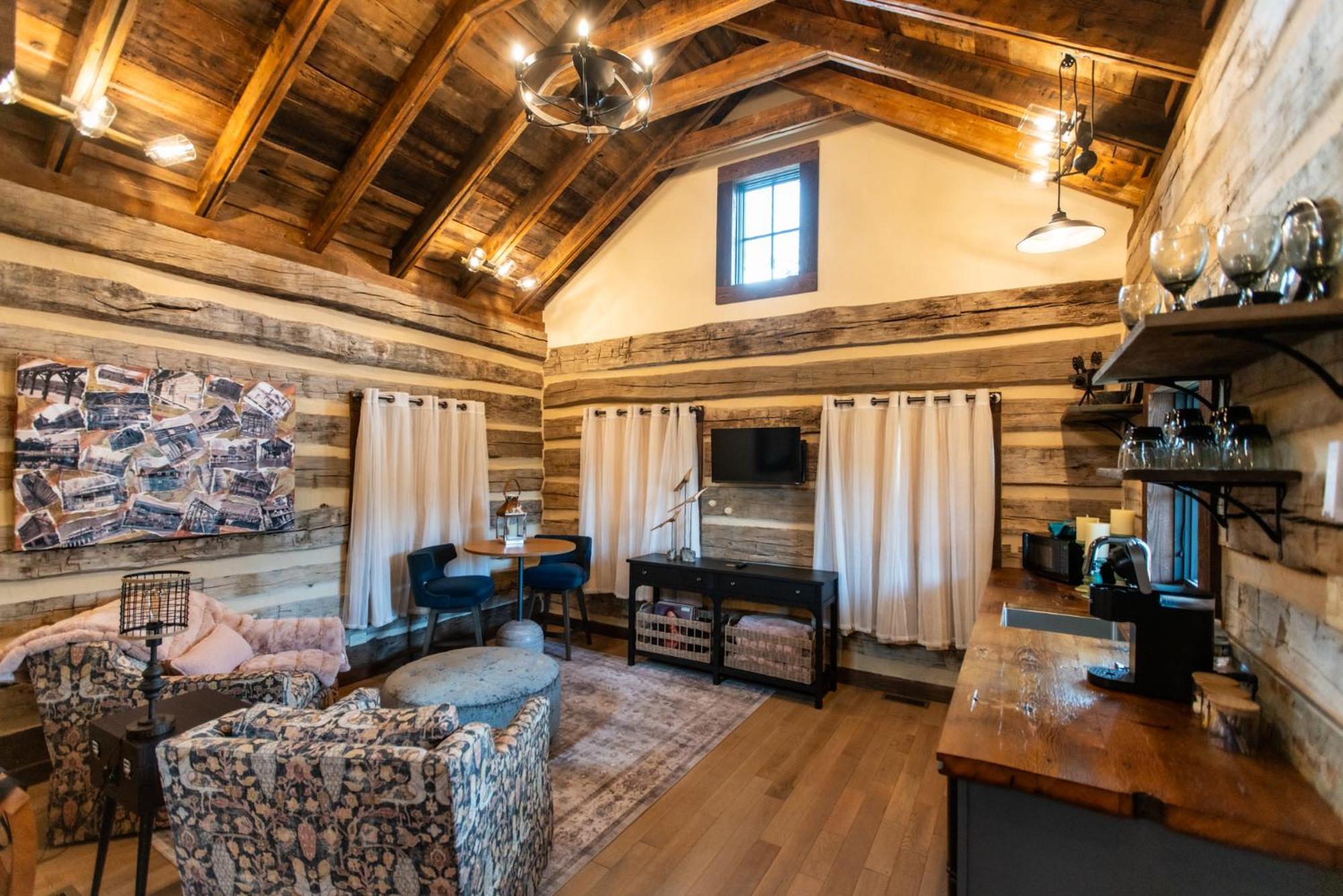 Barnwood Village White Sulphur Springs Exterior foto