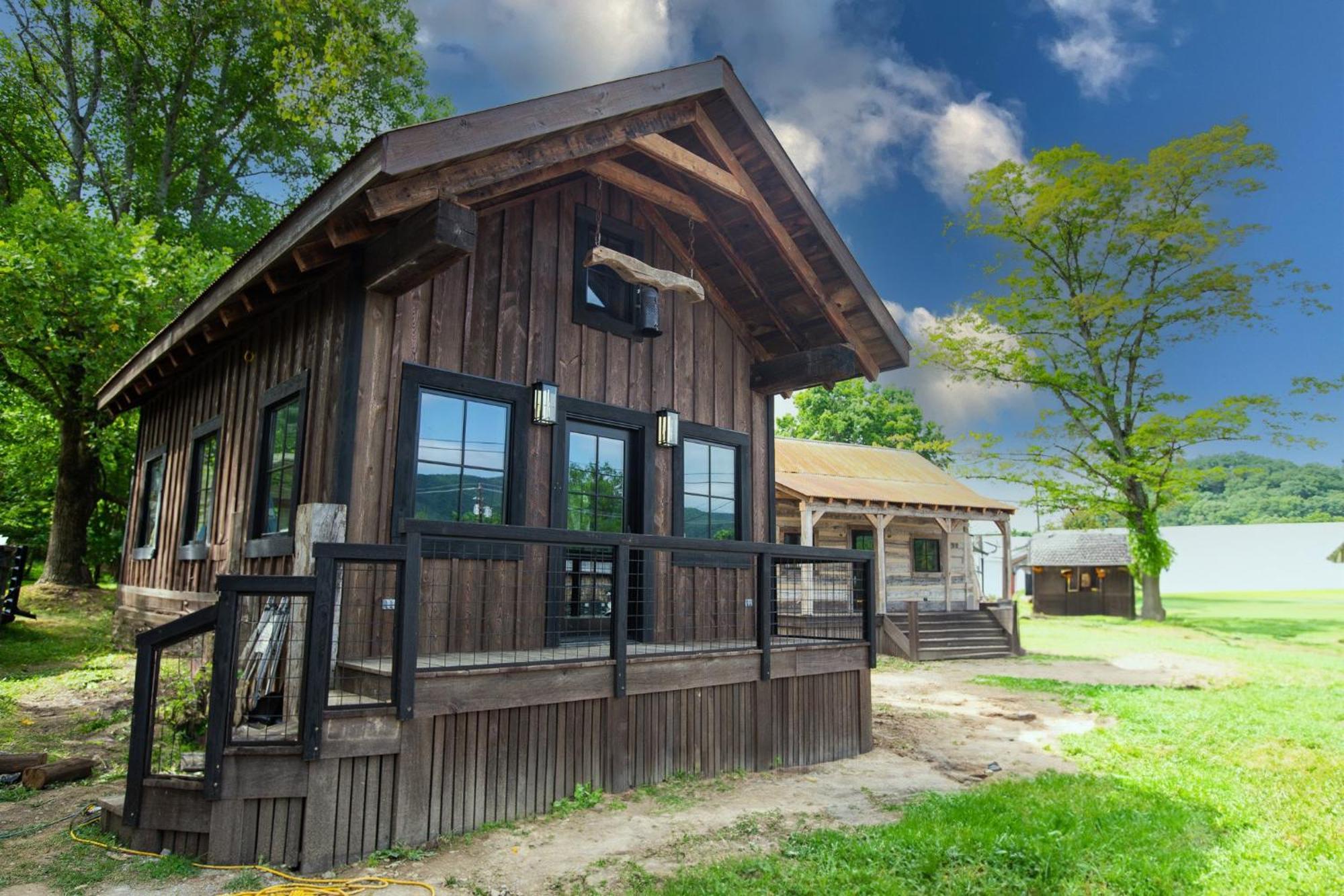Barnwood Village White Sulphur Springs Exterior foto