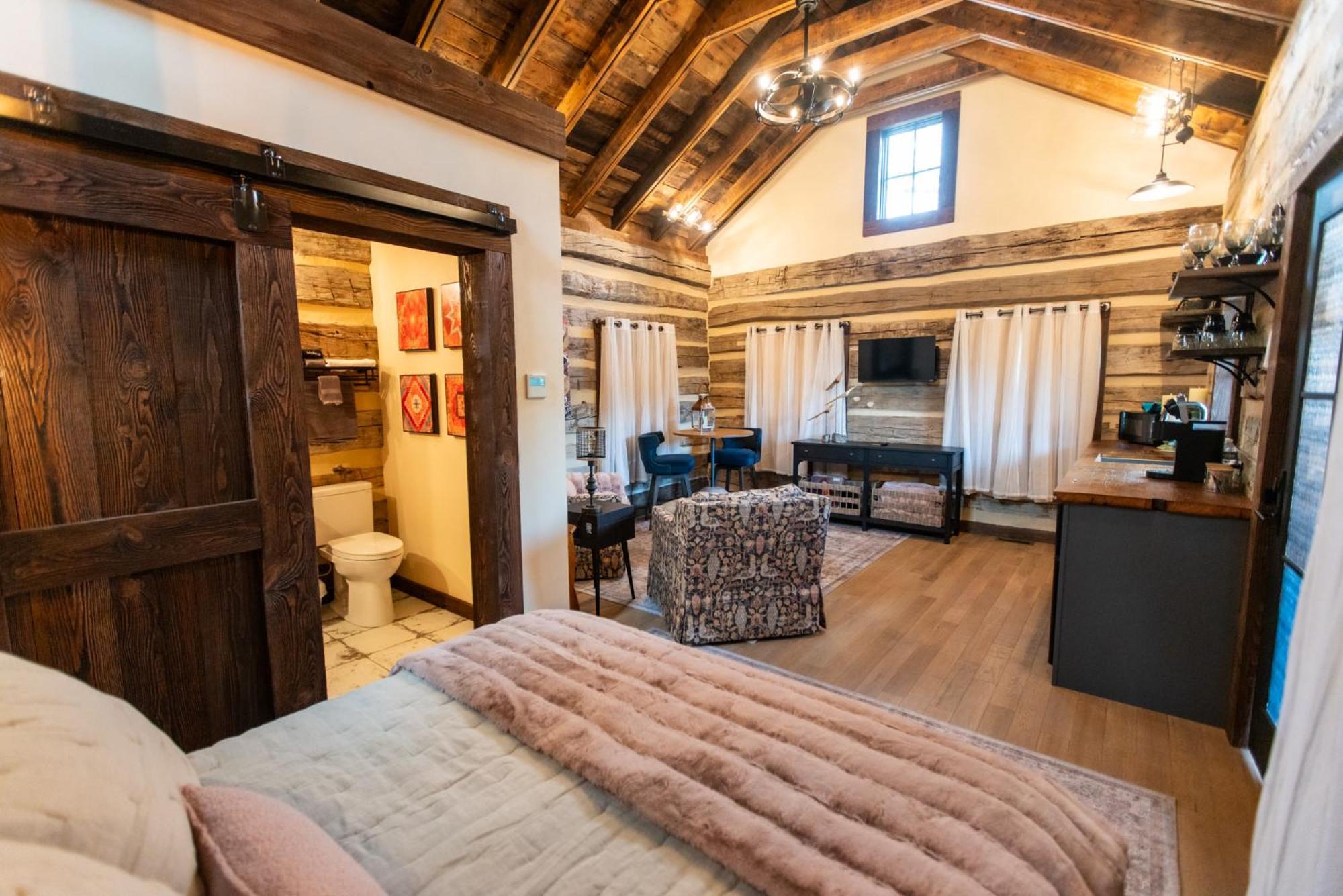 Barnwood Village White Sulphur Springs Exterior foto